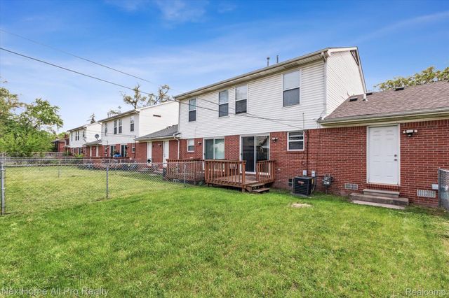 15401 MEYERS Road, Detroit, MI 48227