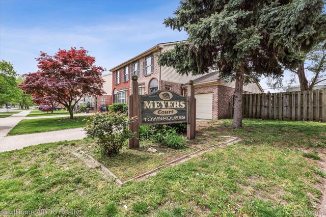 15401 MEYERS Road, Detroit, MI 48227