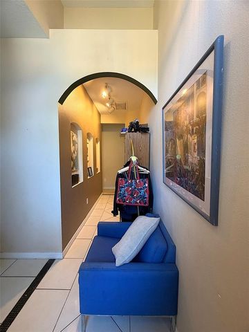 595 56TH AVENUE S, St Petersburg, FL 33705