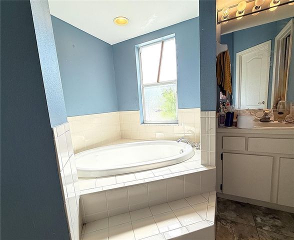 595 56TH AVENUE S, St Petersburg, FL 33705