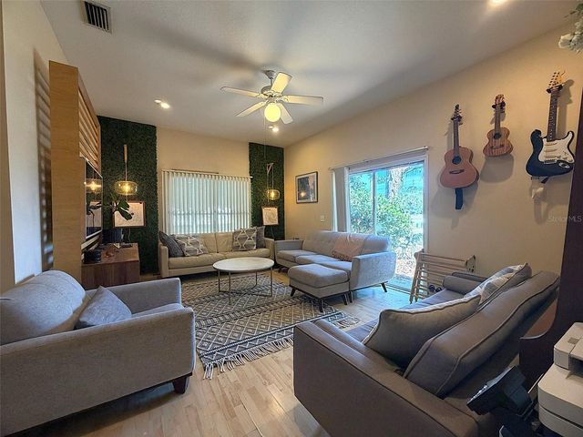 595 56TH AVENUE S, St Petersburg, FL 33705