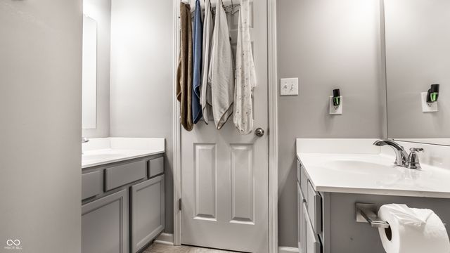 12290 Twyckenham Drive, Fishers, IN 46037