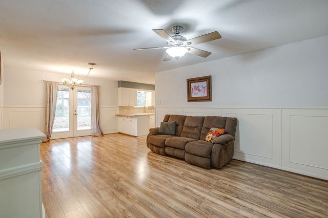 2020 Crestridge Street, Stephenville, TX 76401