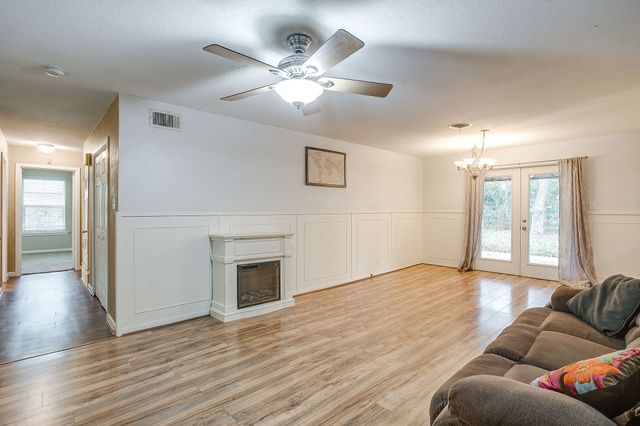 2020 Crestridge Street, Stephenville, TX 76401