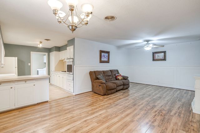 2020 Crestridge Street, Stephenville, TX 76401