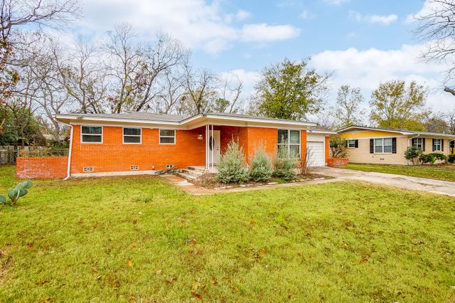 2020 Crestridge Street, Stephenville, TX 76401