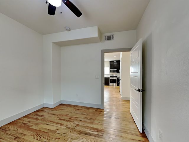 1023 N Madison Avenue, Dallas, TX 75208