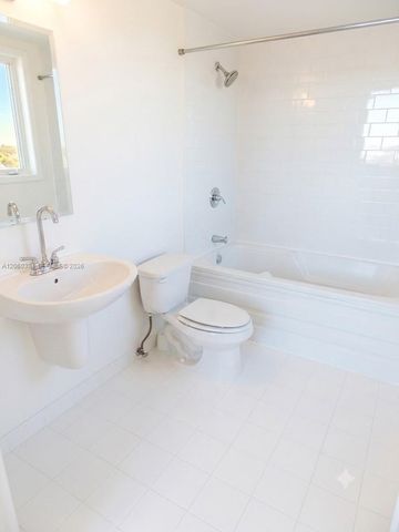 690 SW 1st Ct 1923, Miami, FL 33130