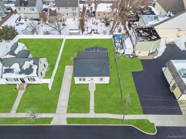 189 Ontario Avenue, Massapequa, NY 11758