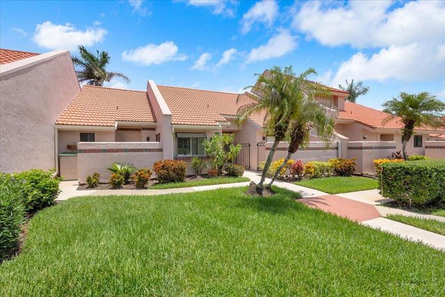 3303 SE Sandpiper Circle, Port St. Lucie, FL 34952