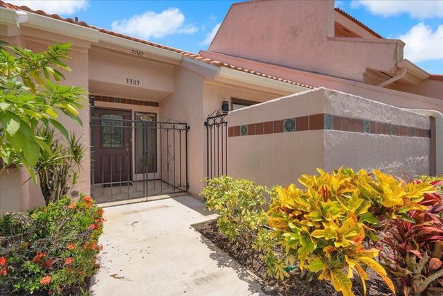 3303 SE Sandpiper Circle, Port St. Lucie, FL 34952