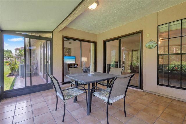 3303 SE Sandpiper Circle, Port St. Lucie, FL 34952