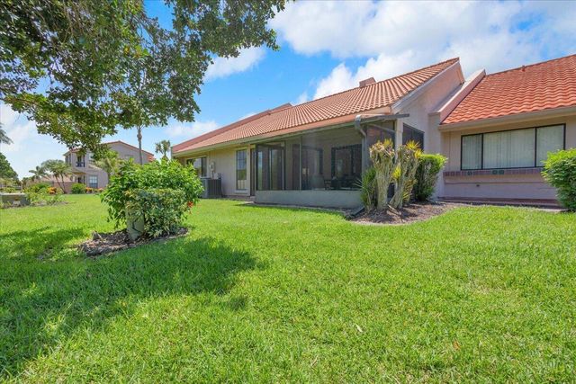 3303 SE Sandpiper Circle, Port St. Lucie, FL 34952