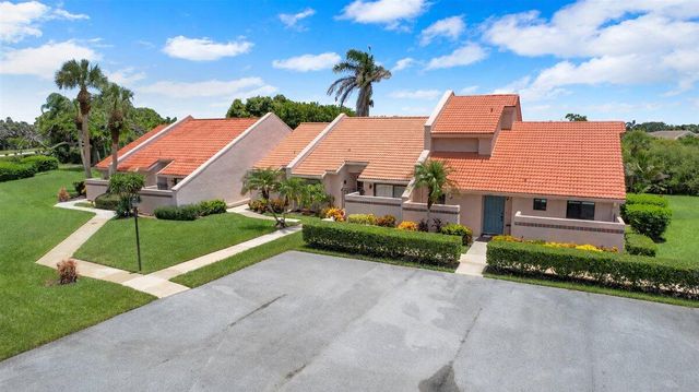 3303 SE Sandpiper Circle, Port St. Lucie, FL 34952
