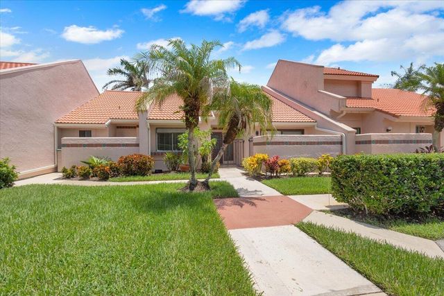 3303 SE Sandpiper Circle, Port St. Lucie, FL 34952