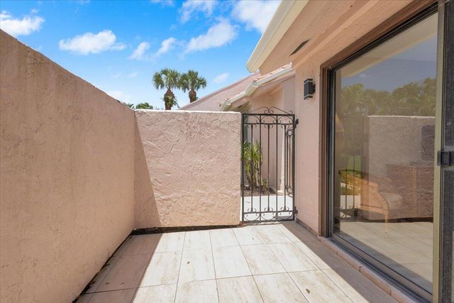 3303 SE Sandpiper Circle, Port St. Lucie, FL 34952