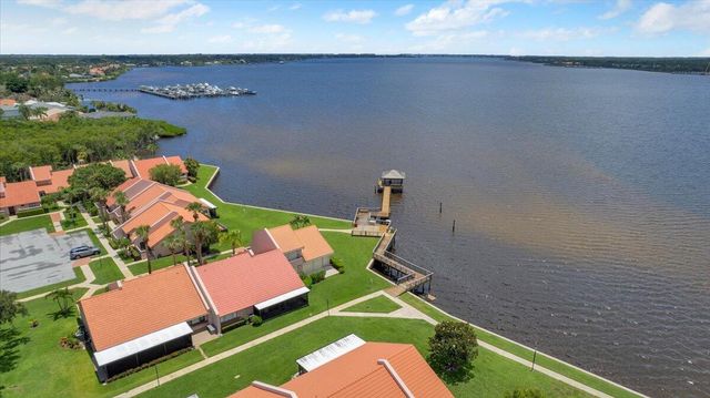 3303 SE Sandpiper Circle, Port St. Lucie, FL 34952