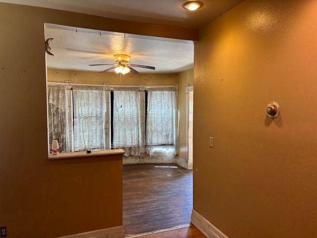 1613 W 1st Street, Dixon, IL 61021