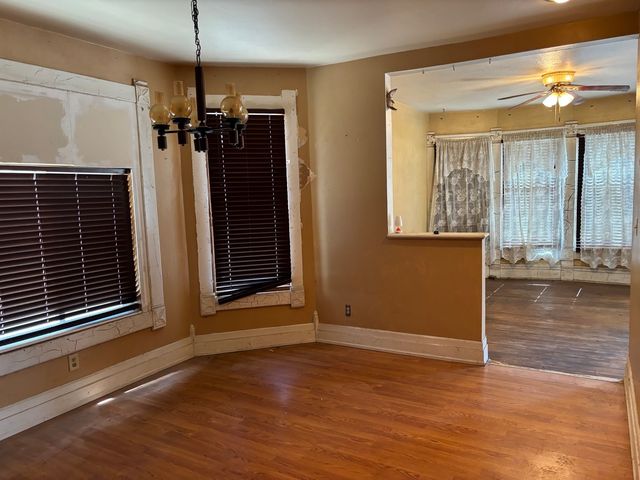 1613 W 1st Street, Dixon, IL 61021