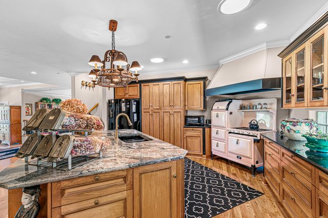 137 Manzanita Street, Ashland, OR 97520