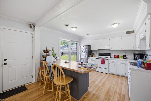 969 Earl Of Essex ARCH, Virginia Beach, VA 23454