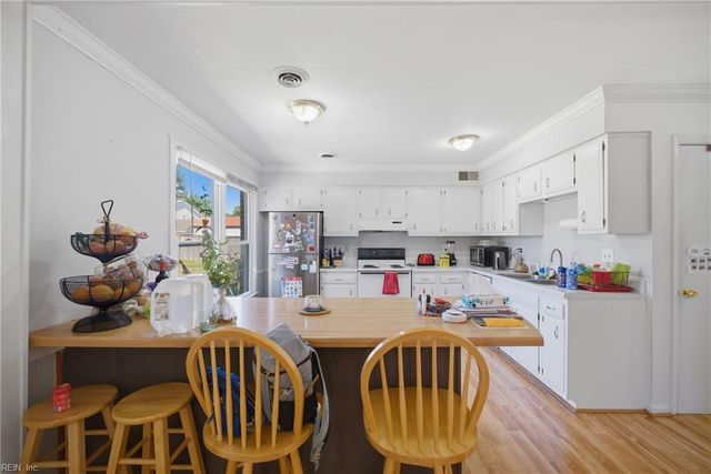 969 Earl Of Essex ARCH, Virginia Beach, VA 23454