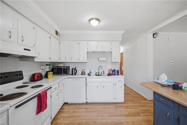 969 Earl Of Essex ARCH, Virginia Beach, VA 23454