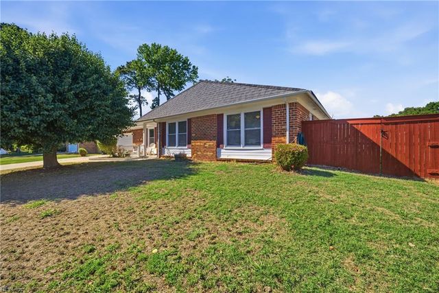 969 Earl Of Essex ARCH, Virginia Beach, VA 23454