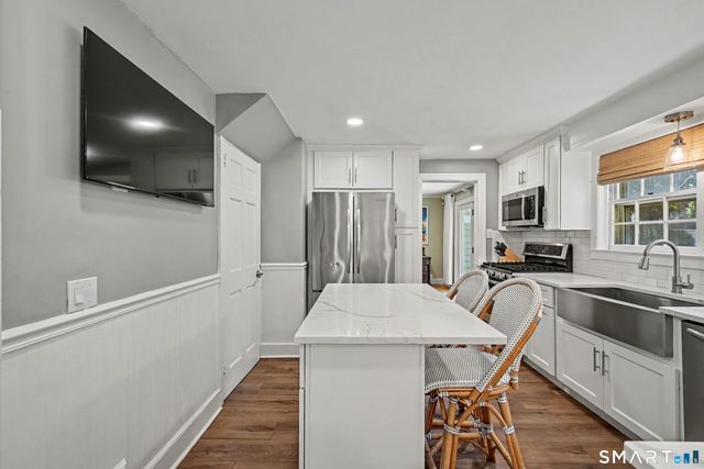 31 Smedley Road, Fairfield, CT 06824