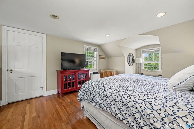 31 Smedley Road, Fairfield, CT 06824