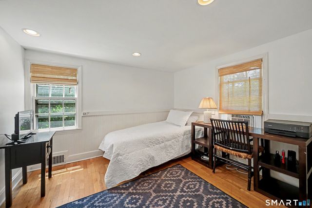 31 Smedley Road, Fairfield, CT 06824