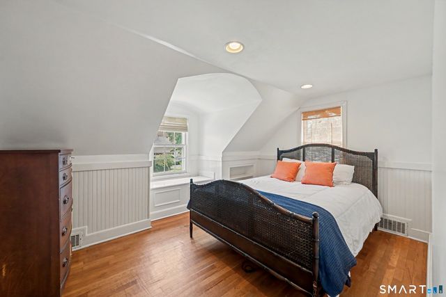 31 Smedley Road, Fairfield, CT 06824