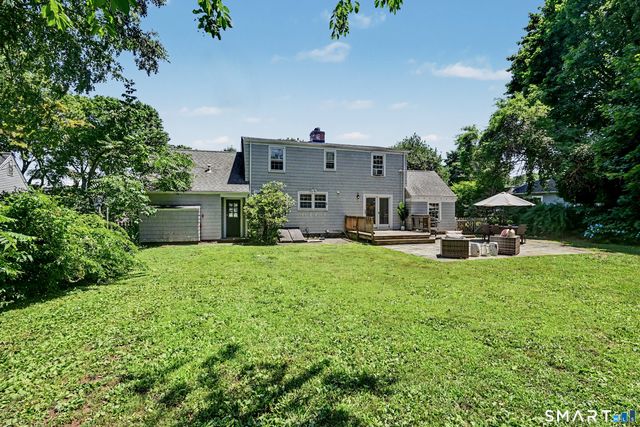 31 Smedley Road, Fairfield, CT 06824