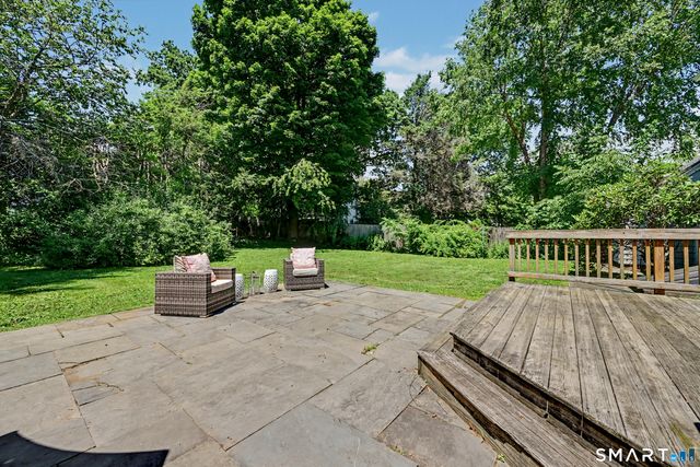 31 Smedley Road, Fairfield, CT 06824