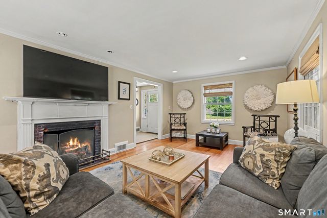 31 Smedley Road, Fairfield, CT 06824