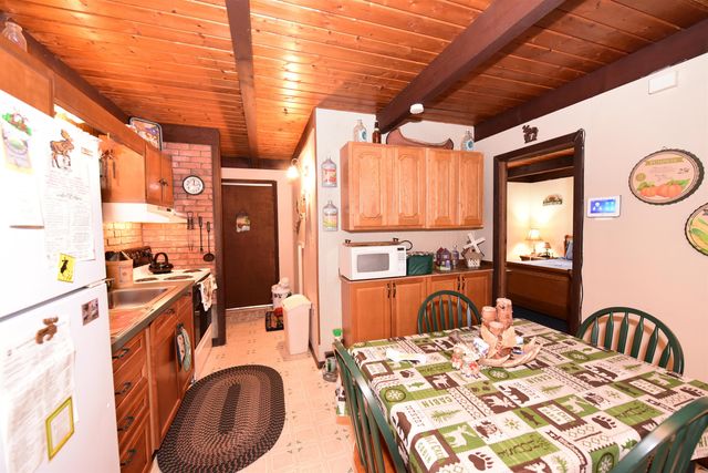 17 Klausen Road, Madison, NH 03849
