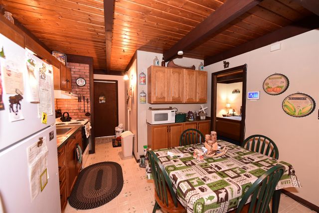 17 Klausen Road, Madison, NH 03849