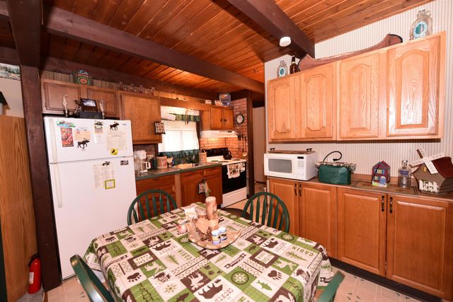 17 Klausen Road, Madison, NH 03849