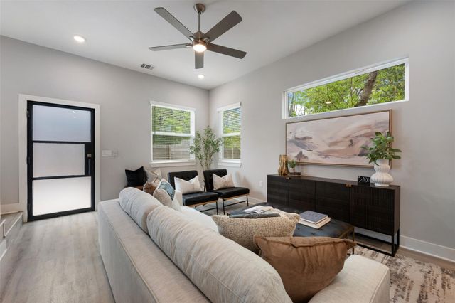 1104 Begonia TER 2, Austin, TX 78741