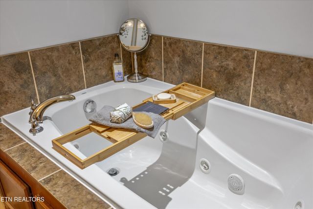 103 Wolf Creek Way, Oak Ridge, TN 37830