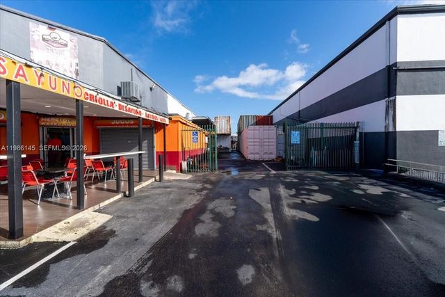 3595 NW 54th St, Hialeah, FL 33142