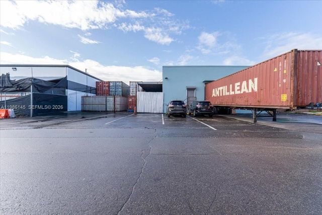 3595 NW 54th St, Hialeah, FL 33142