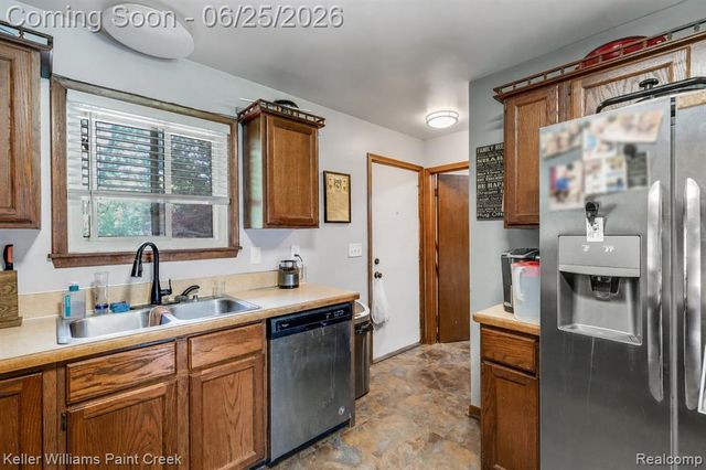 6459 E Potter Road, Davison, MI 48423