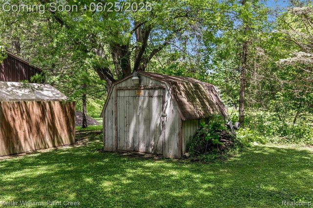6459 E Potter Road, Davison, MI 48423