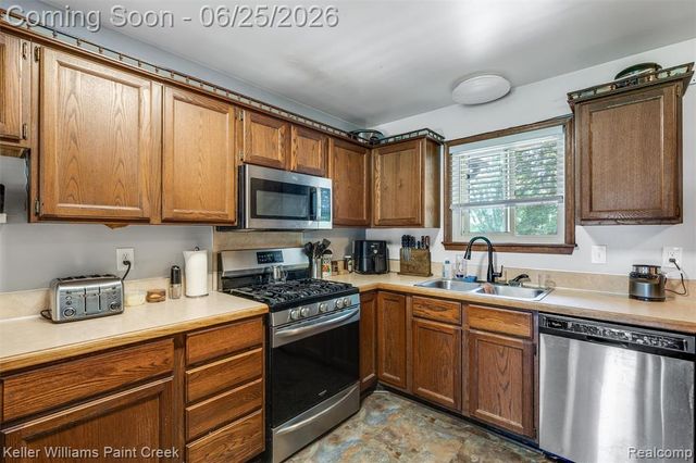 6459 E Potter Road, Davison, MI 48423
