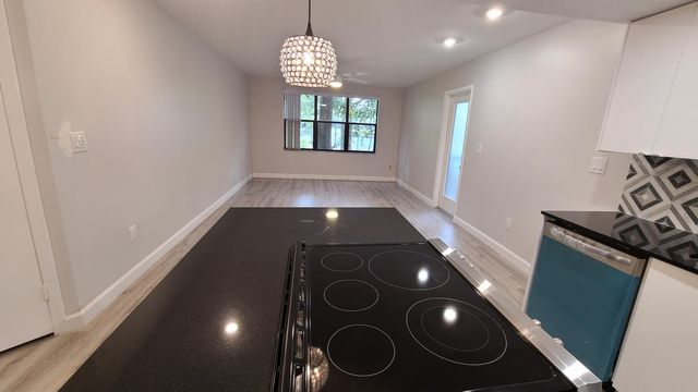4501 W Mcnab Road 11, Pompano Beach, FL 33069