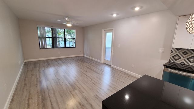 4501 W Mcnab Road 11, Pompano Beach, FL 33069