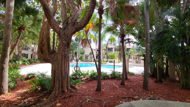 4501 W Mcnab Road 11, Pompano Beach, FL 33069