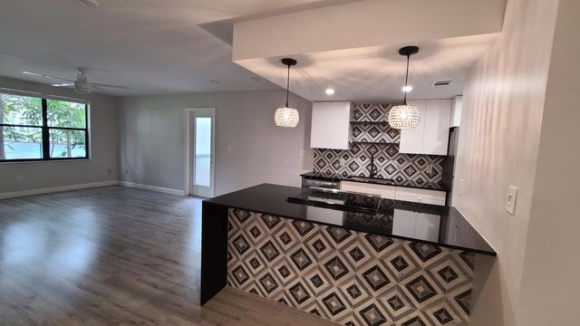 4501 W Mcnab Road 11, Pompano Beach, FL 33069