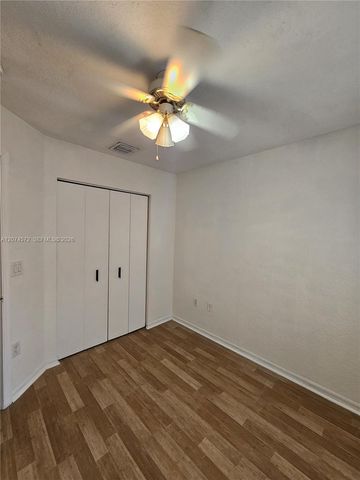 126 Hidden Ct Road 27-D, Hollywood, FL 33023